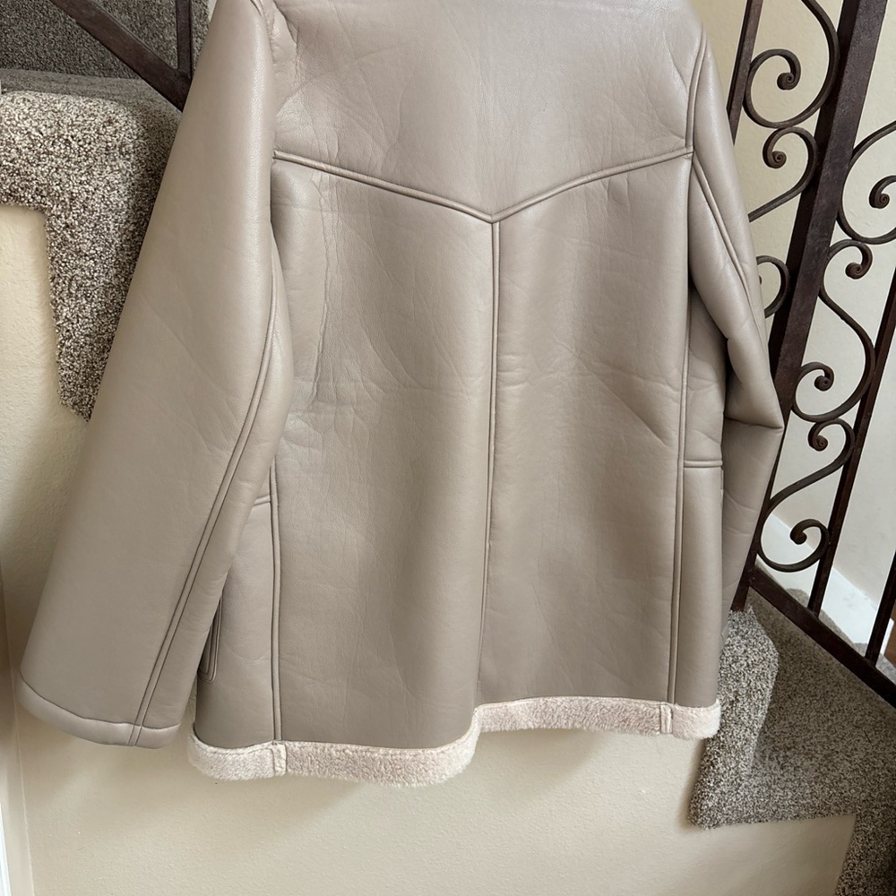 NWT Astr The Label Revolve Francine Faux Leather Shearling Jacket Size XL - Picture 9 of 9